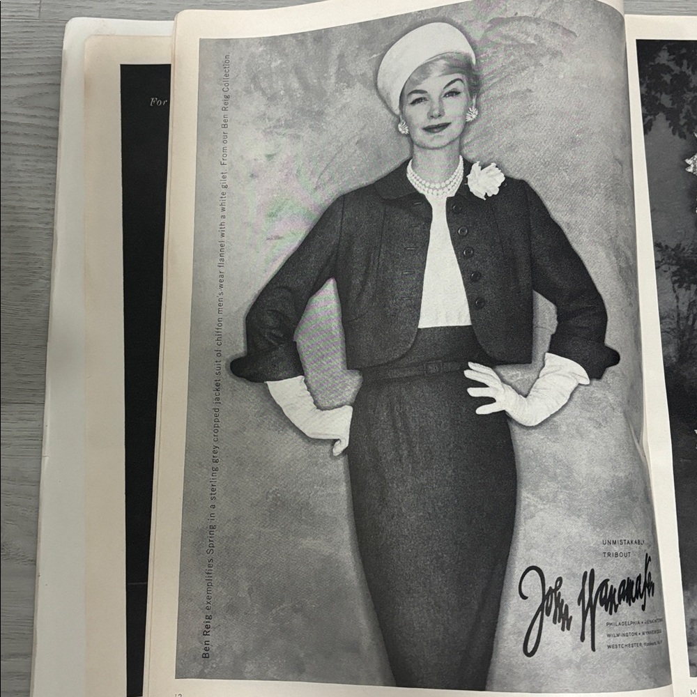 1960 Vogue Magazine with Floral Headpiece Cover 1960 - Picture 5 of 7
